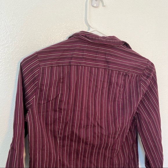Old Navy Perfect Fit Stretch Button Down Shirt - Picture 8 of 11